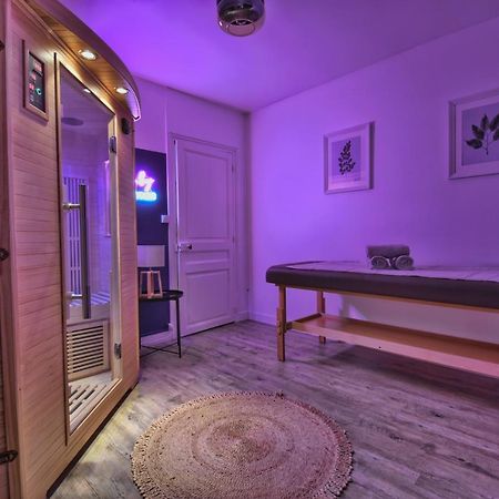 *Au Sauna De Maintenon* Luaran gambar
