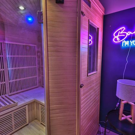 *Au Sauna De Maintenon* Luaran gambar
