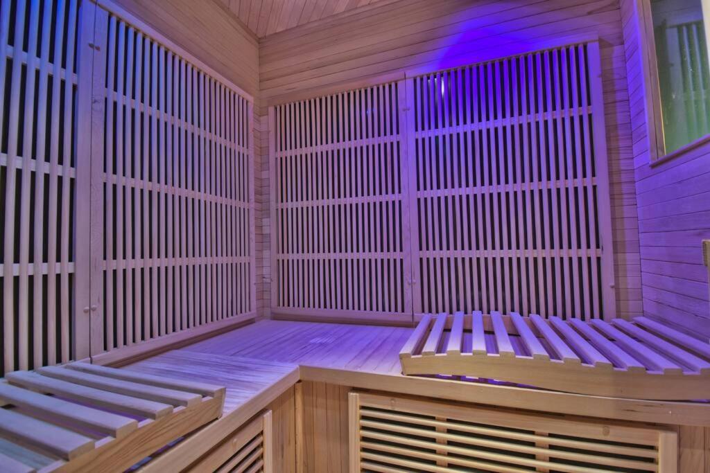 *Au Sauna De Maintenon* Luaran gambar